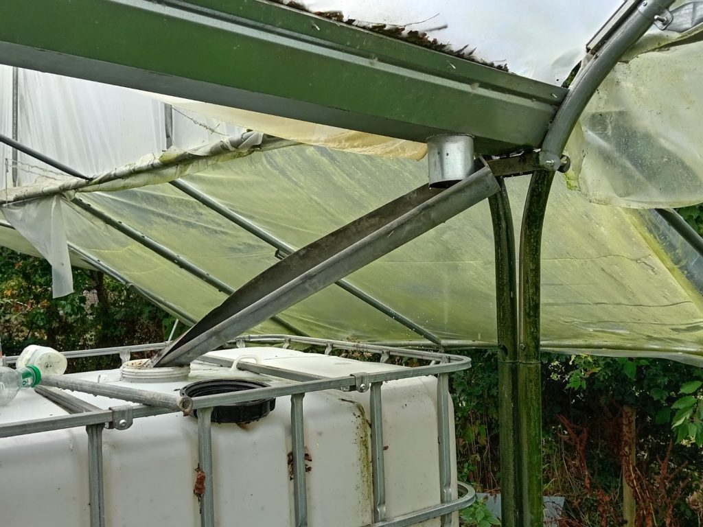 Chéneau de récupération d'eau de pluie